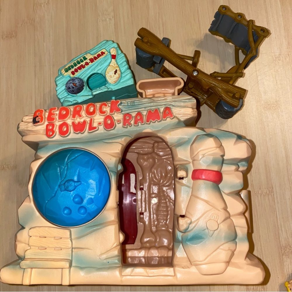 1990’s vintage Flintstones 2 bowl o Rama play set 11 figures toys Lot